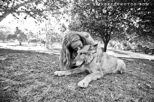 kissing maia bw